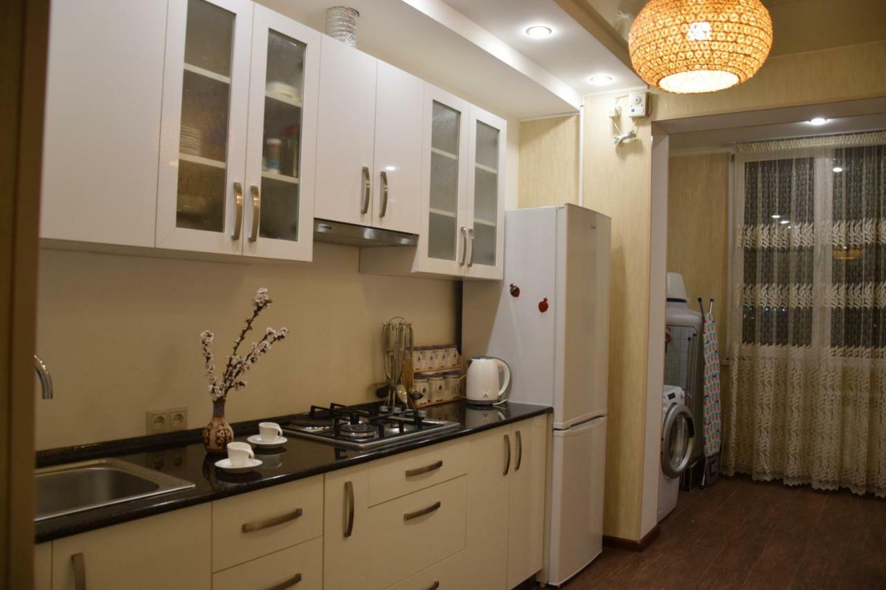 Massiv Apt Yerevan Exterior photo