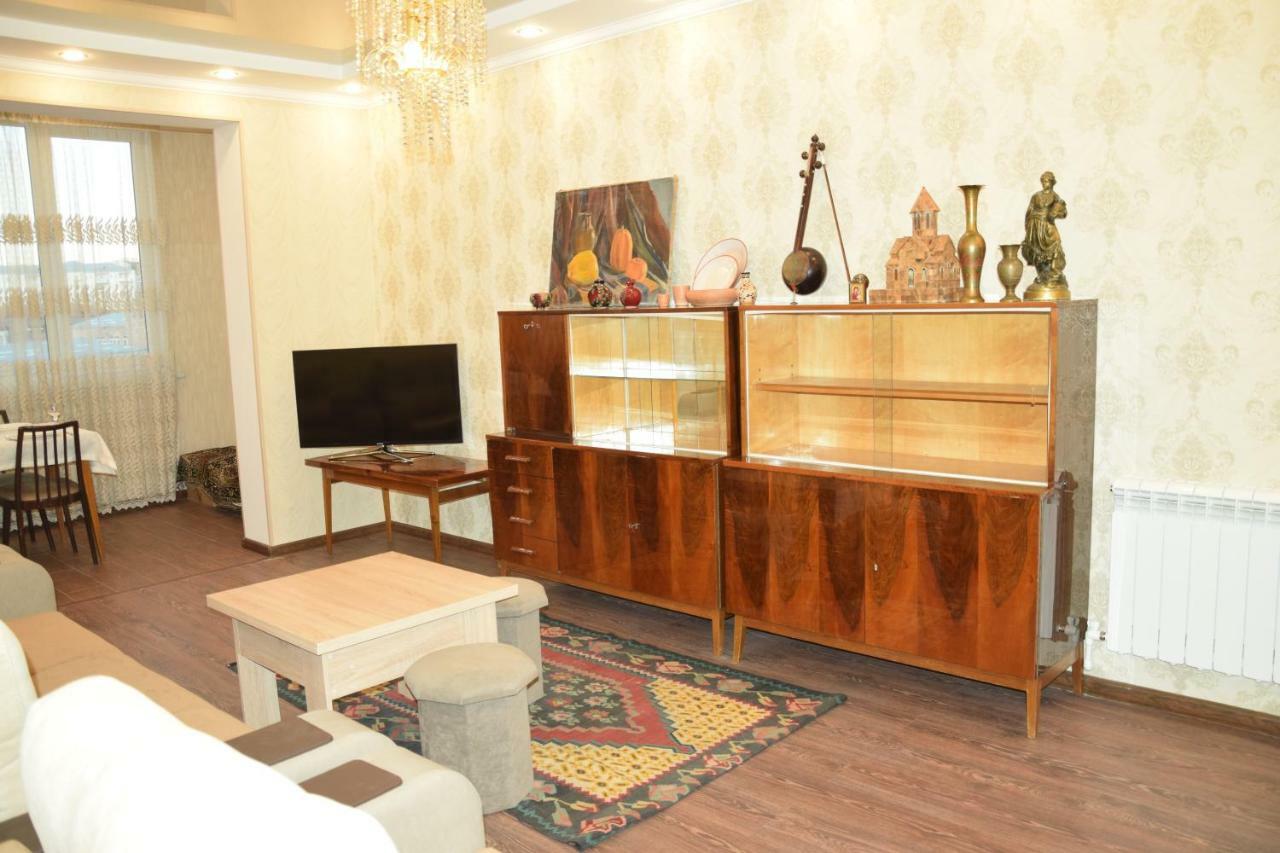 Massiv Apt Yerevan Exterior photo