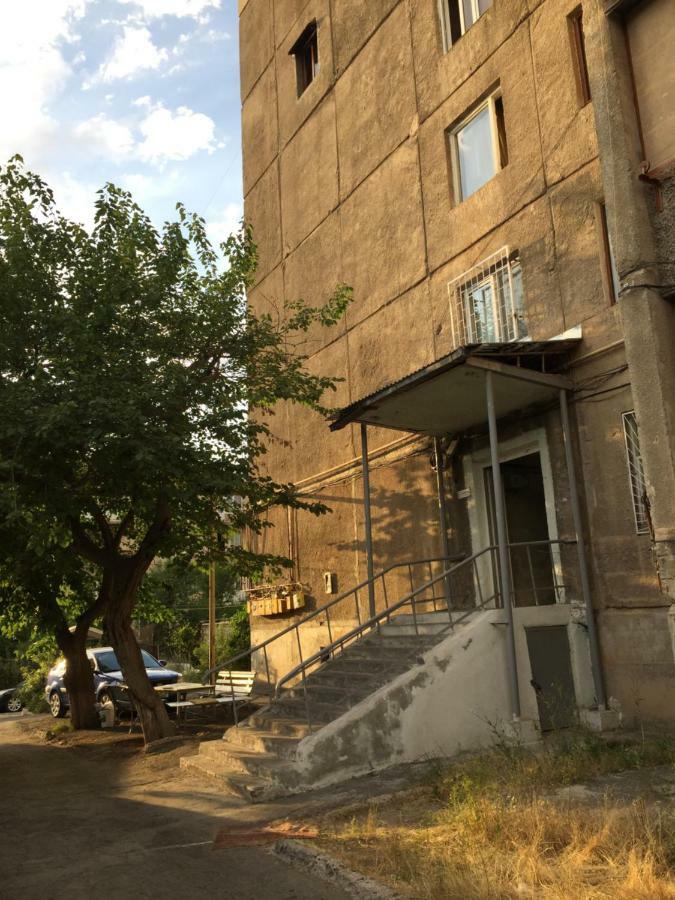 Massiv Apt Yerevan Exterior photo